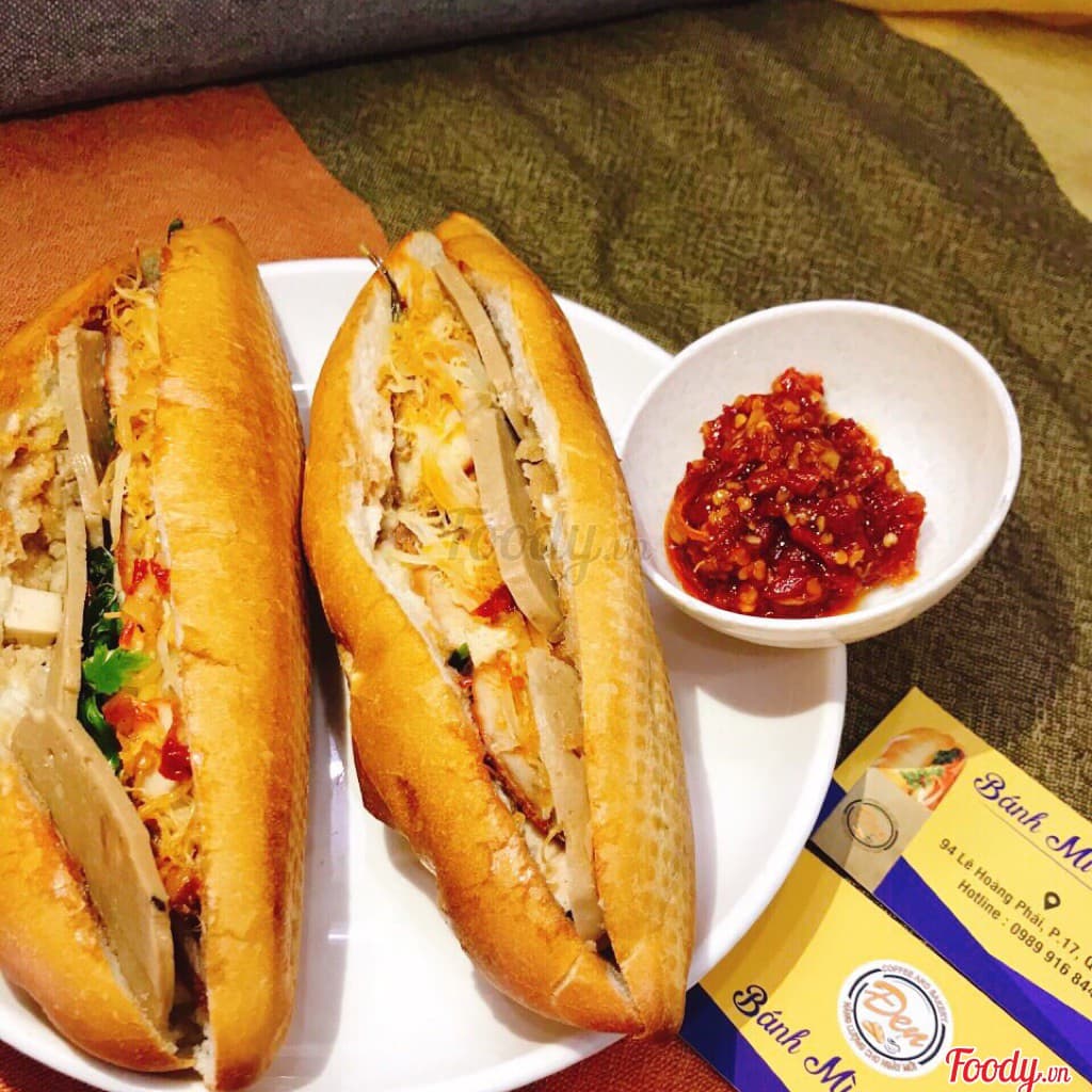 Bánh Mì Chả Lụa
