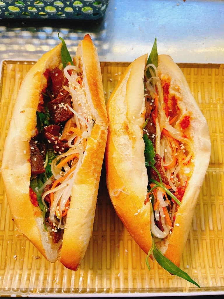 Bánh Mì Xá Xíu